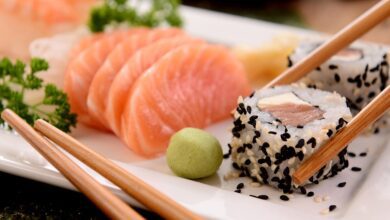 Agrade seu paladar comendo em um restaurante japonês